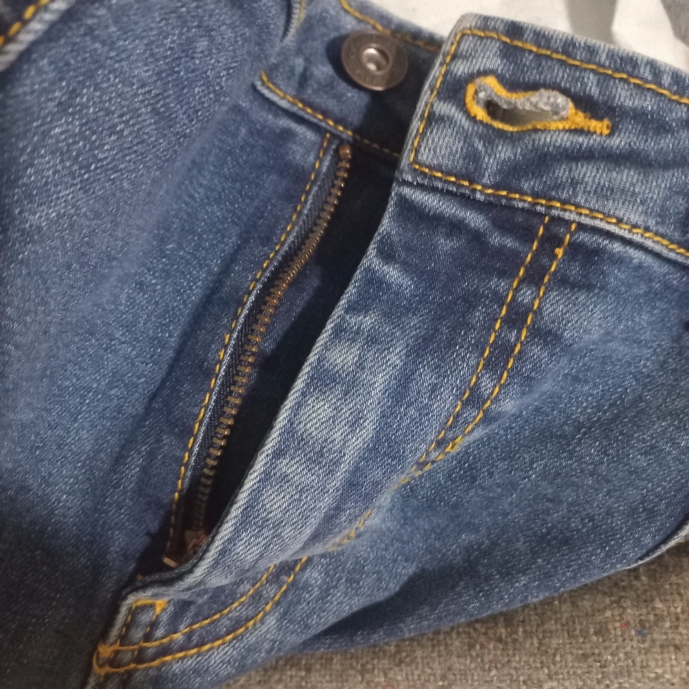 Size 6 country road denim skirt fits a size 8 - Picture 6 of 8